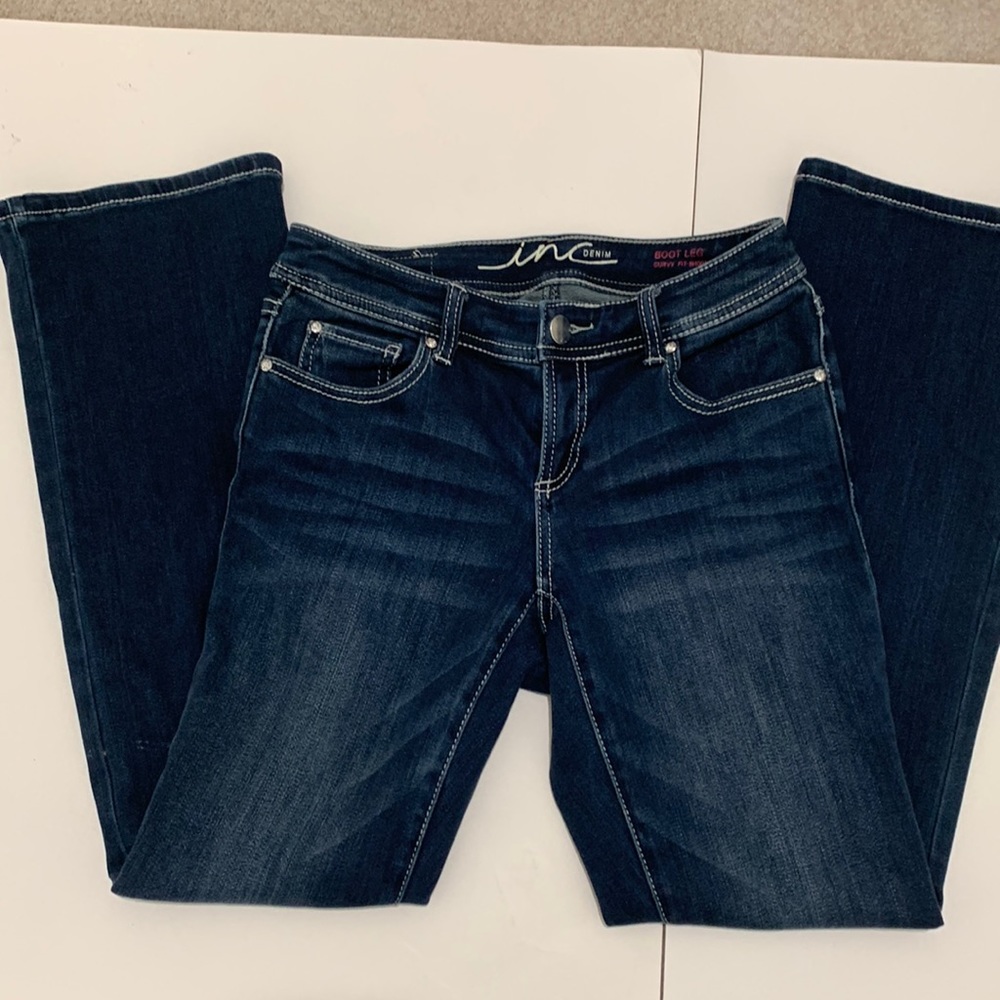INC BOOTCUT CURVY FIT SHORT
